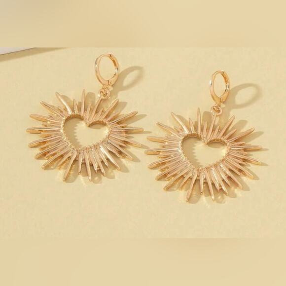 GORGEOUS VIRGIN MARYS HEART Gold Drop Dangle Earrings - Picture 3 of 9